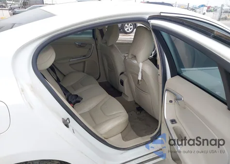 2012 Volvo S60 T5 z USA, uszkodzony, nr VIN YV1622FS4C2128219